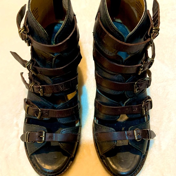 Freebird Quinn Sandals: Black with Brown Straps 8 (fits 8, 8.5, 9) - Picture 1 of 13